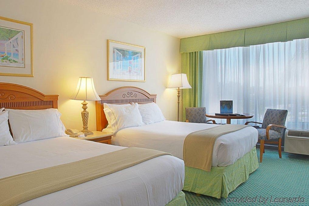 Holiday Inn Express Boca Raton - West By Ihg Стая снимка