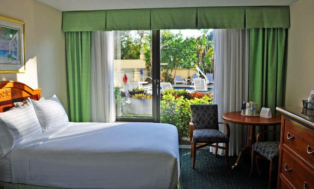 Holiday Inn Express Boca Raton - West By Ihg Екстериор снимка